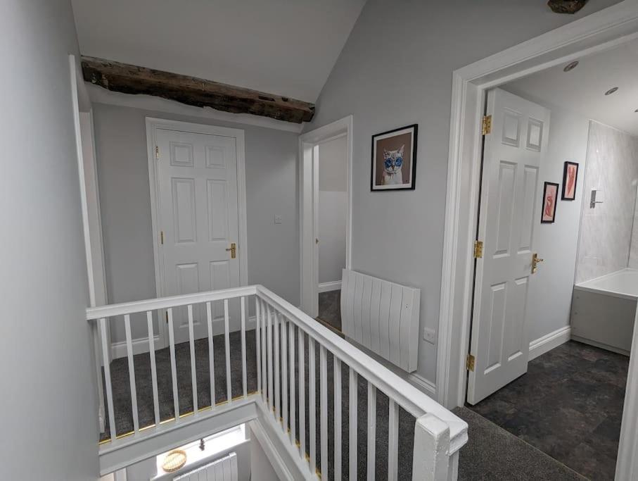 31 High Street - Modern & Stylish 2-Bed Apartment - Inc Parking Husbands Bosworth Eksteriør bilde