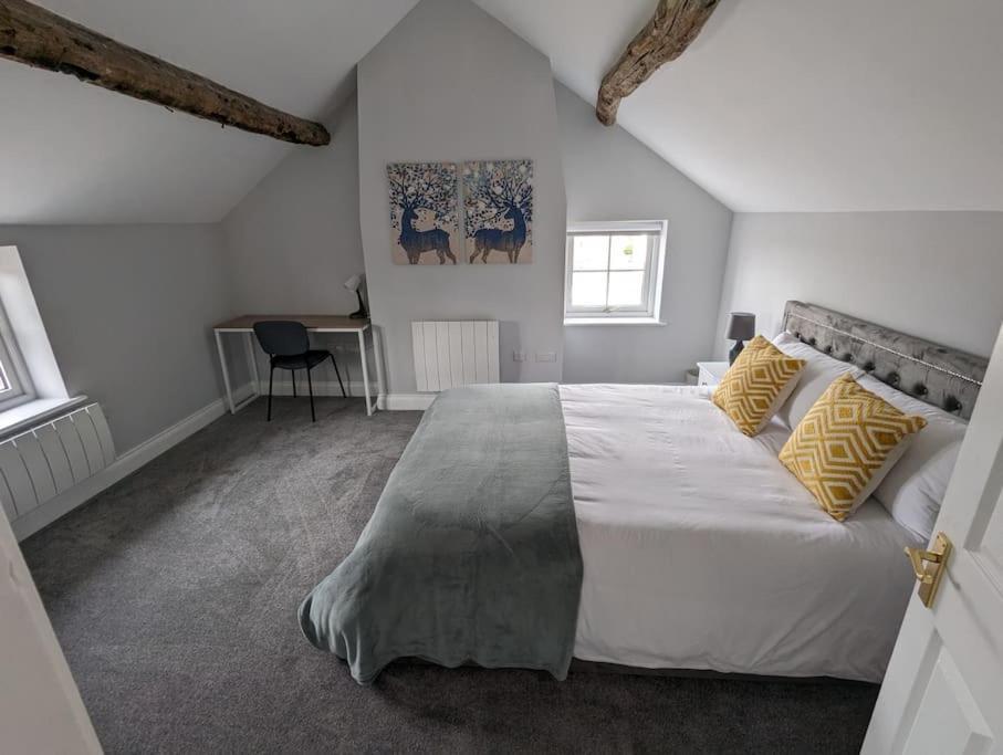 31 High Street - Modern & Stylish 2-Bed Apartment - Inc Parking Husbands Bosworth Eksteriør bilde